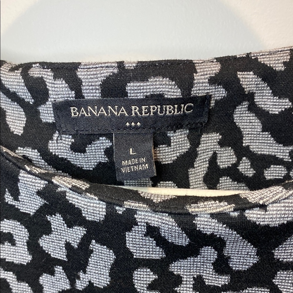 Stylish Black and Gray Women's Top Banana Republic - Picture 2 of 3